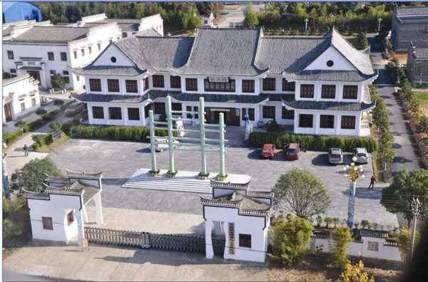 景德镇望龙陶瓷荣膺“青花玲珑陶瓷标杆企业”