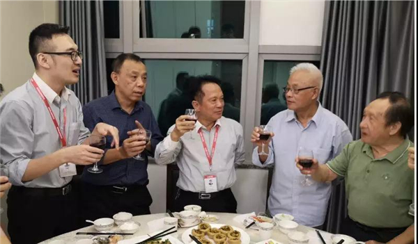 何新明：再忙也要来！东鹏全力支持《三国演义》应用学会成立