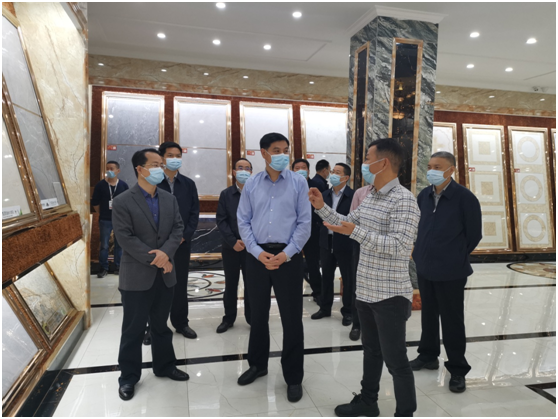 宜昌市长张家胜到当阳陶瓷产区调研