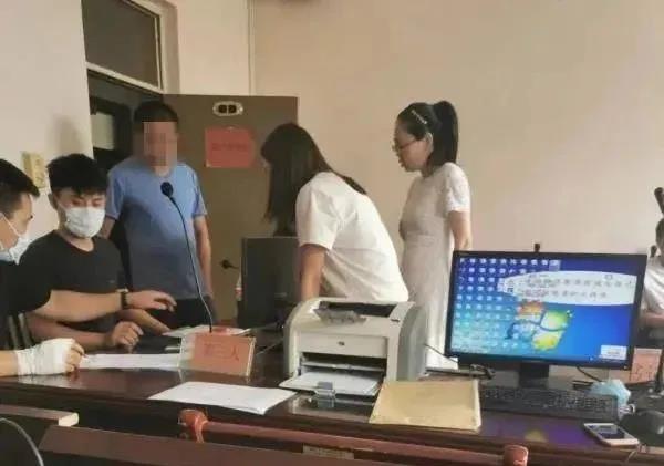 河北发热瓷砖惹争议被起诉
