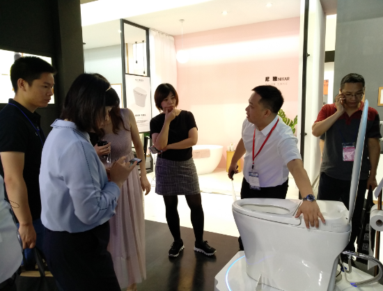 “熟人新面孔”MOEXT摩壹卫浴上海厨卫展“亮出”高品质智能马桶