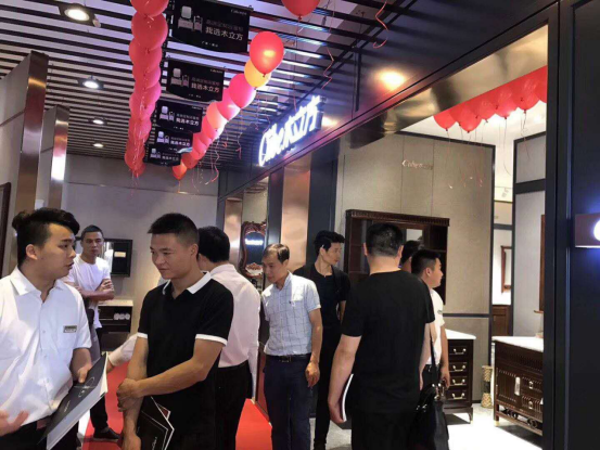 木立方浴室柜上海中转仓开仓人气爆棚 