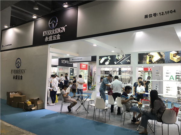 松航五金制品亮相建博会