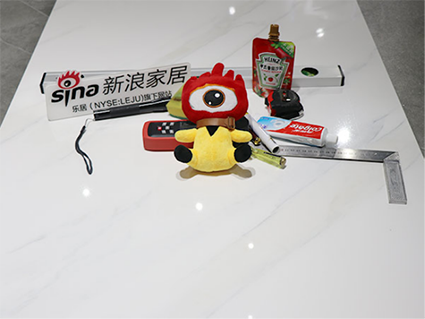 顺辉瓷砖挑战两大测评