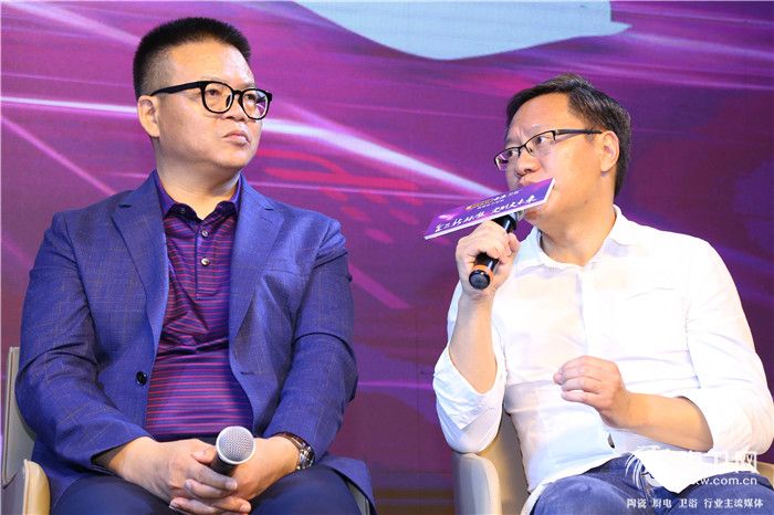 百隆南方大区销售总监 李志强（右）.JPG