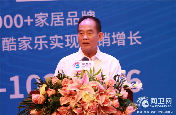 黄芯红.jpg