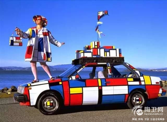 06-1999年，美国艺术家Emily Duffy以蒙德里安作品为原型喷涂了整辆车.jpeg
