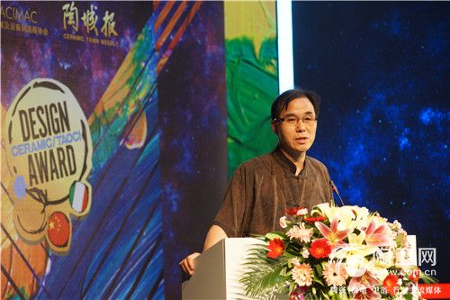 陶城报社管委会主任、社长李新良先生致辞.jpg