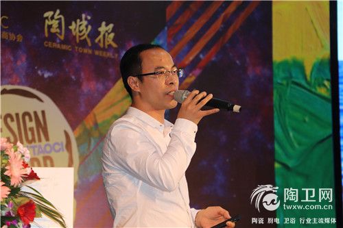宝罗拉瓷砖董事长 卢若新先生做分享.jpg