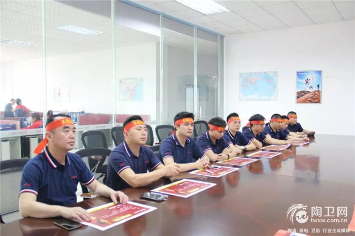 7同舟共济扬帆起.jpg