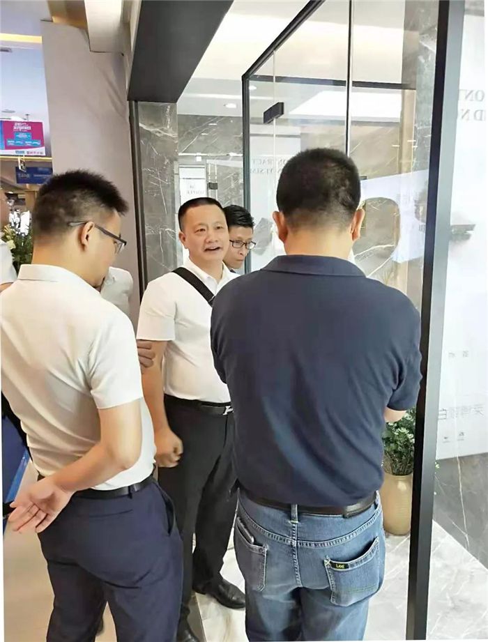 18莱博顿.jpg