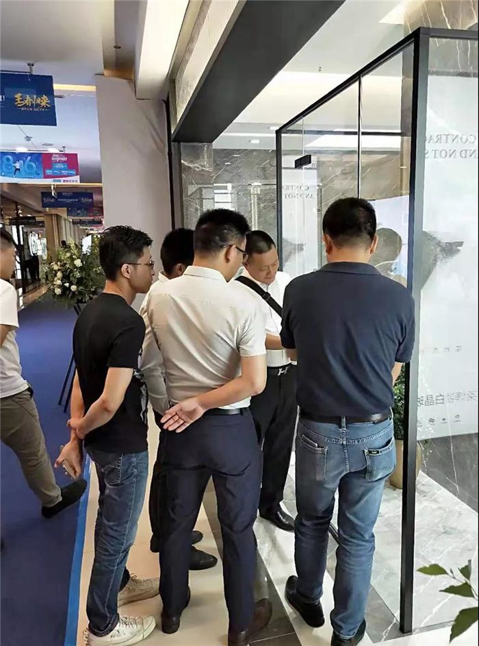 17莱博顿.jpg