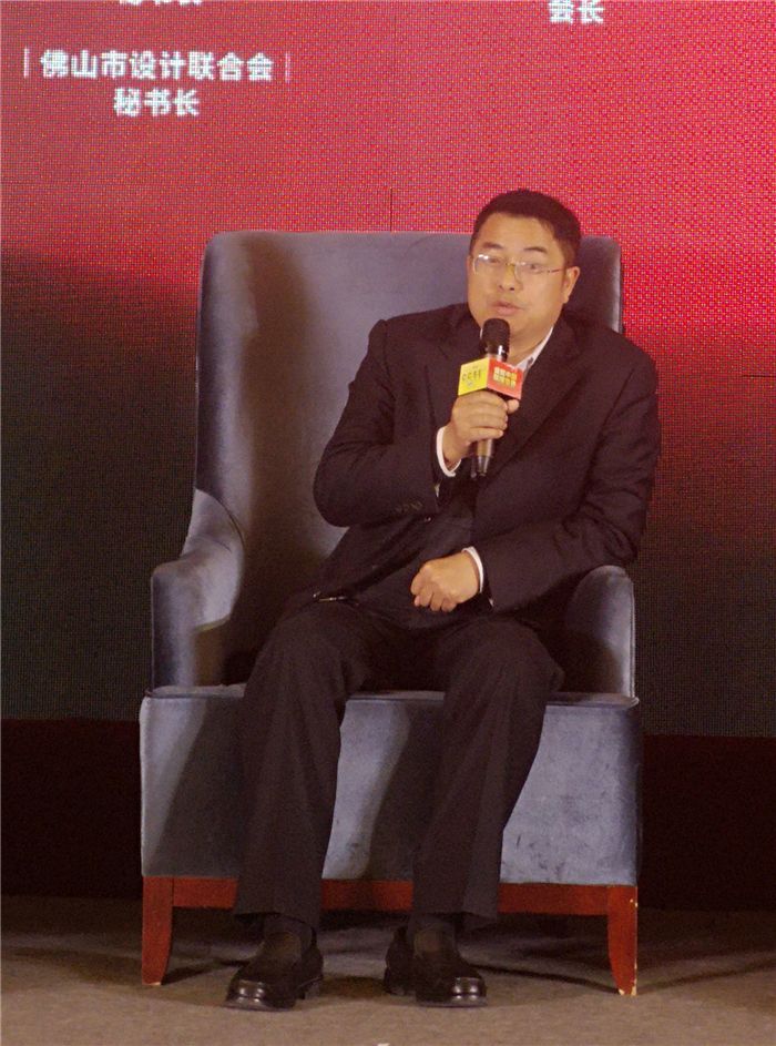 胡辉.jpg