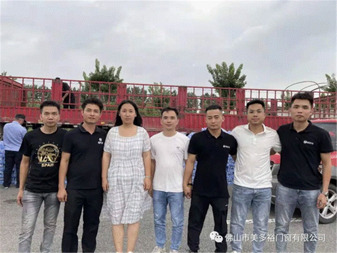 风雨同舟，守望相助！驰援河南，美多裕门窗在行动！ (13).jpg