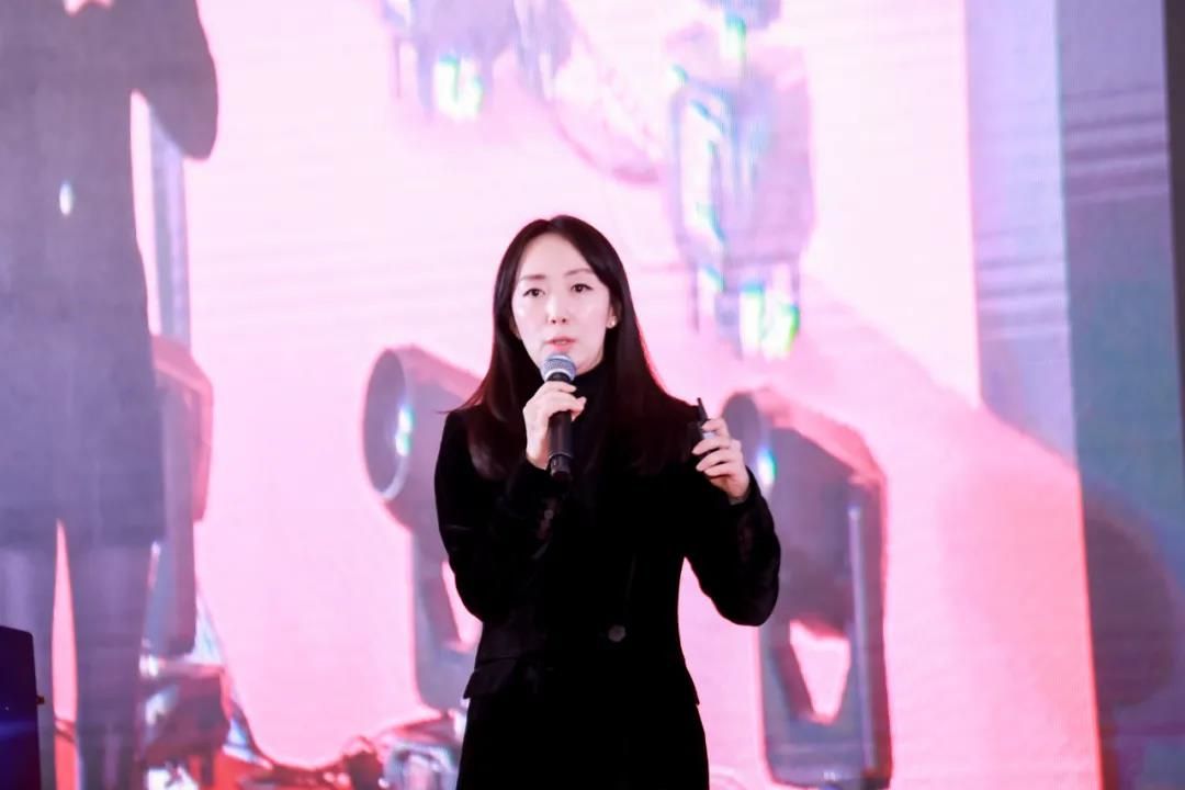 雷婷.jpg