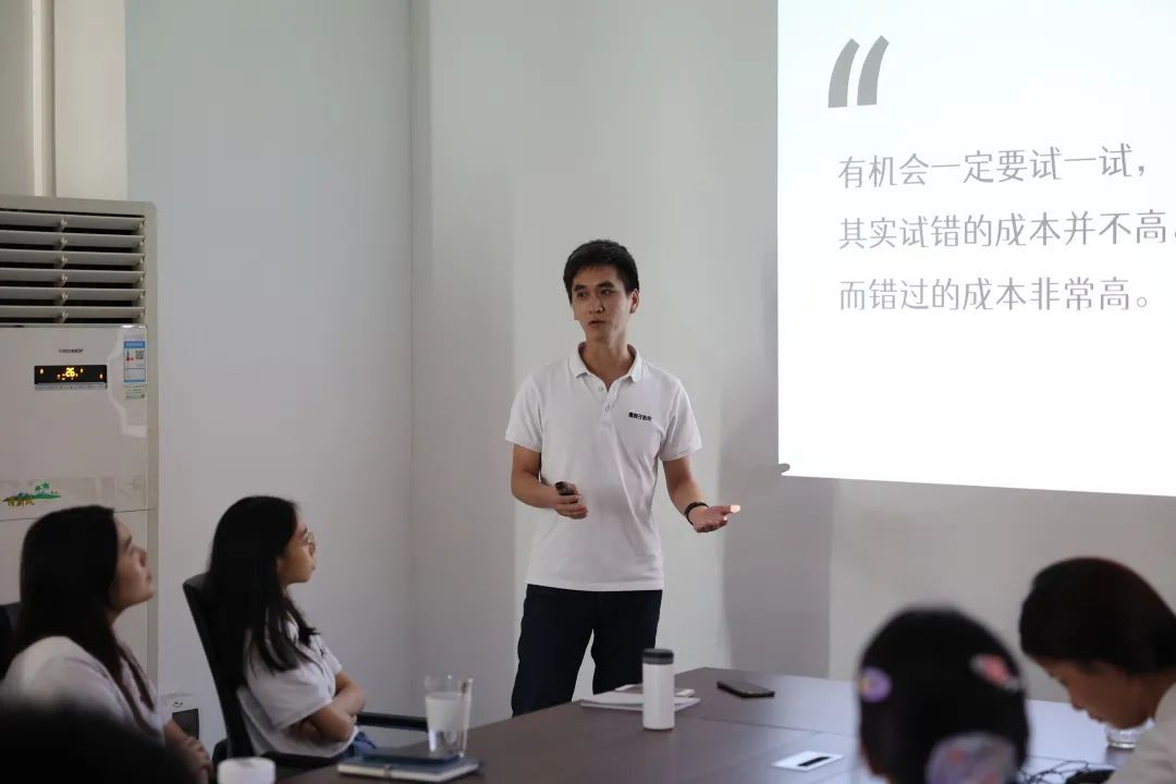 鹰牌改造家市场部总监李伟东1.jpg