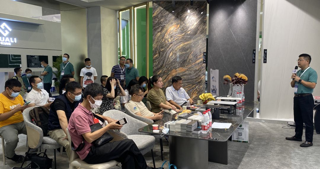 媒体见面会现场.jpg