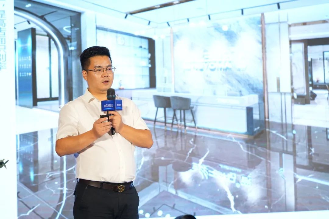 金丝玉玛品牌设计部总监 王栋才.jpg